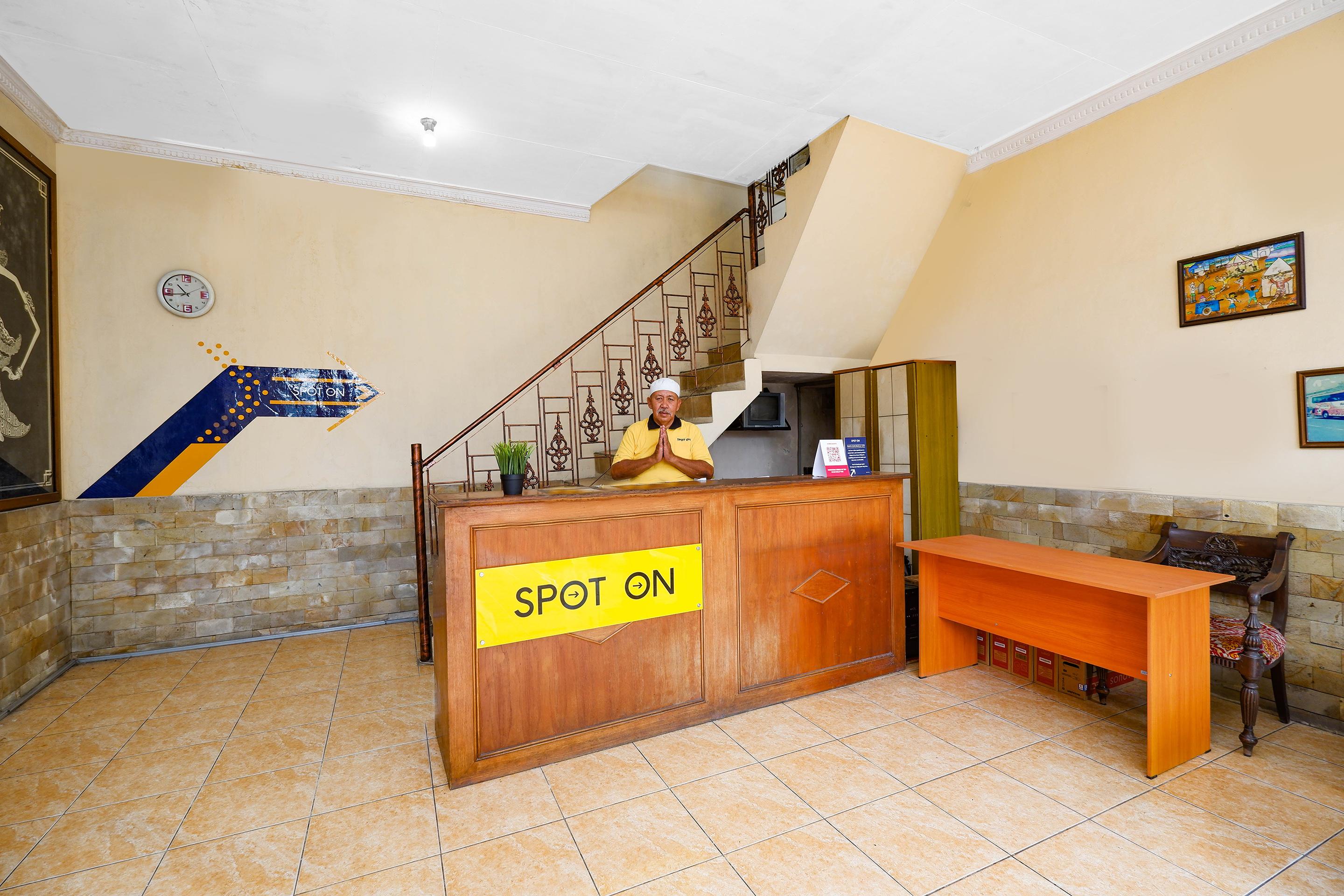 Spot On 2011 Hotel Mekar Sari Surakarta  Ngoại thất bức ảnh